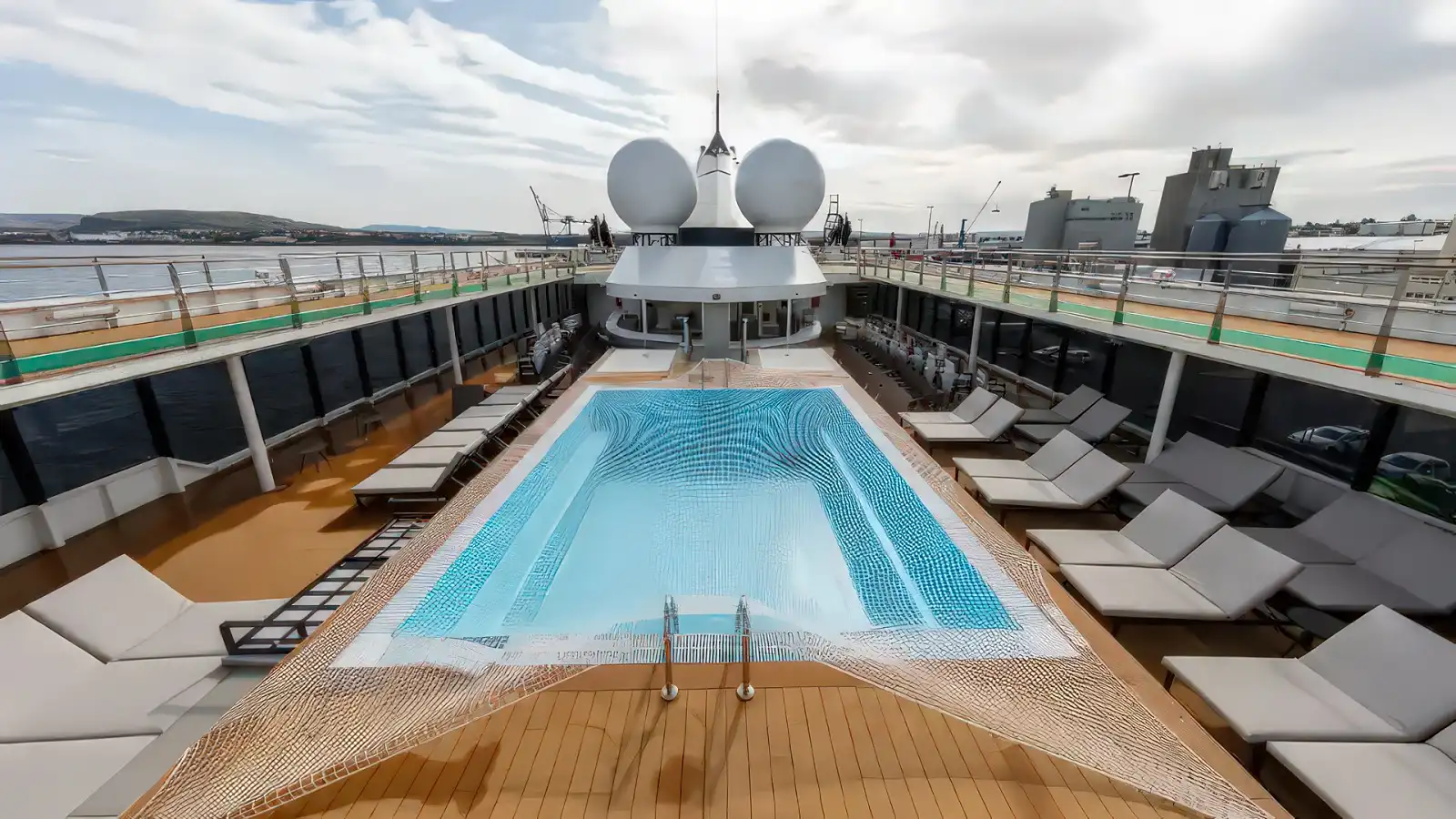 Quark Expeditions pool