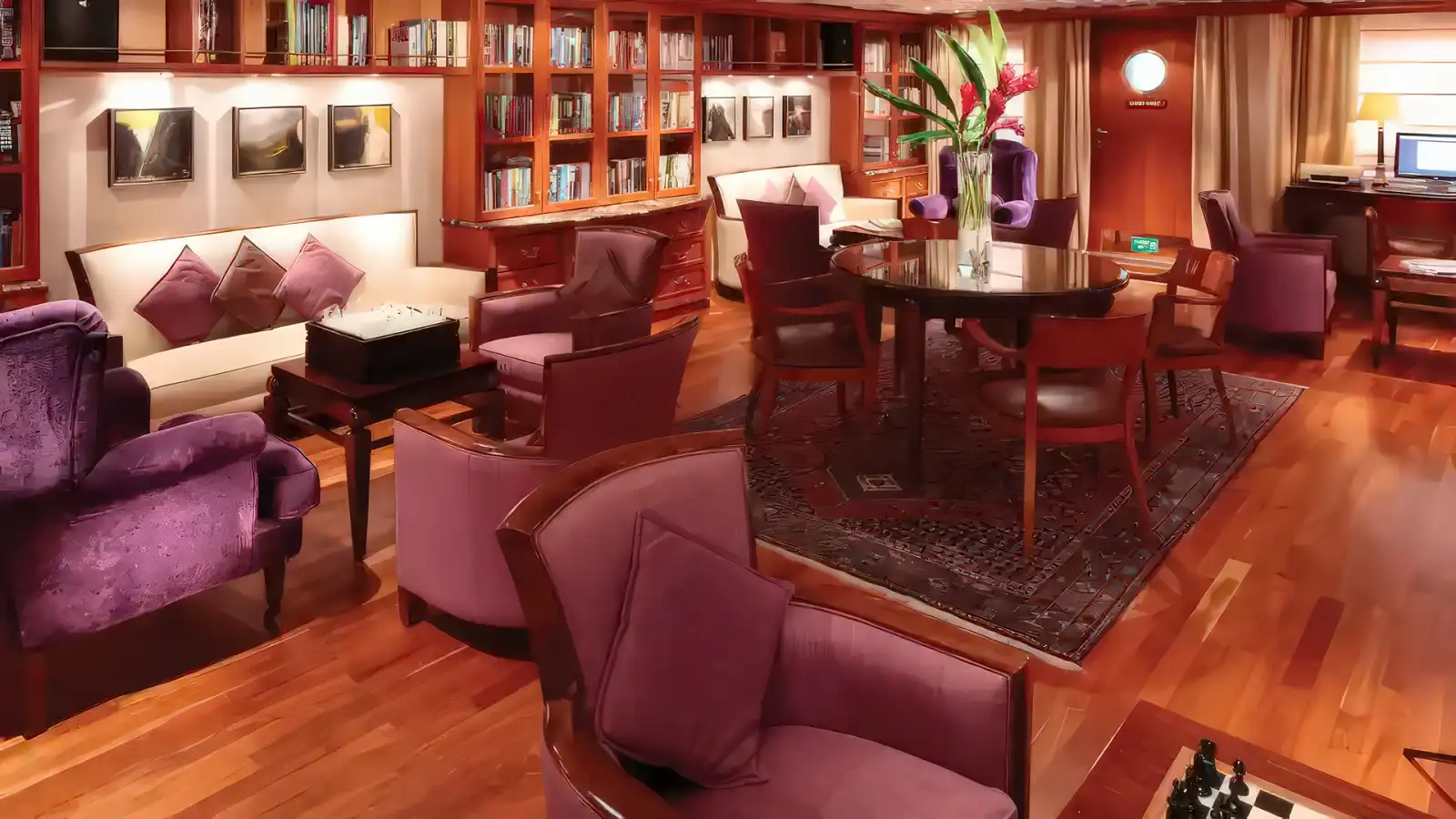 Seadream Yacht Club lounge