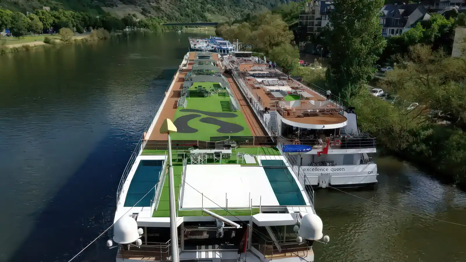 emerald river cruises docked