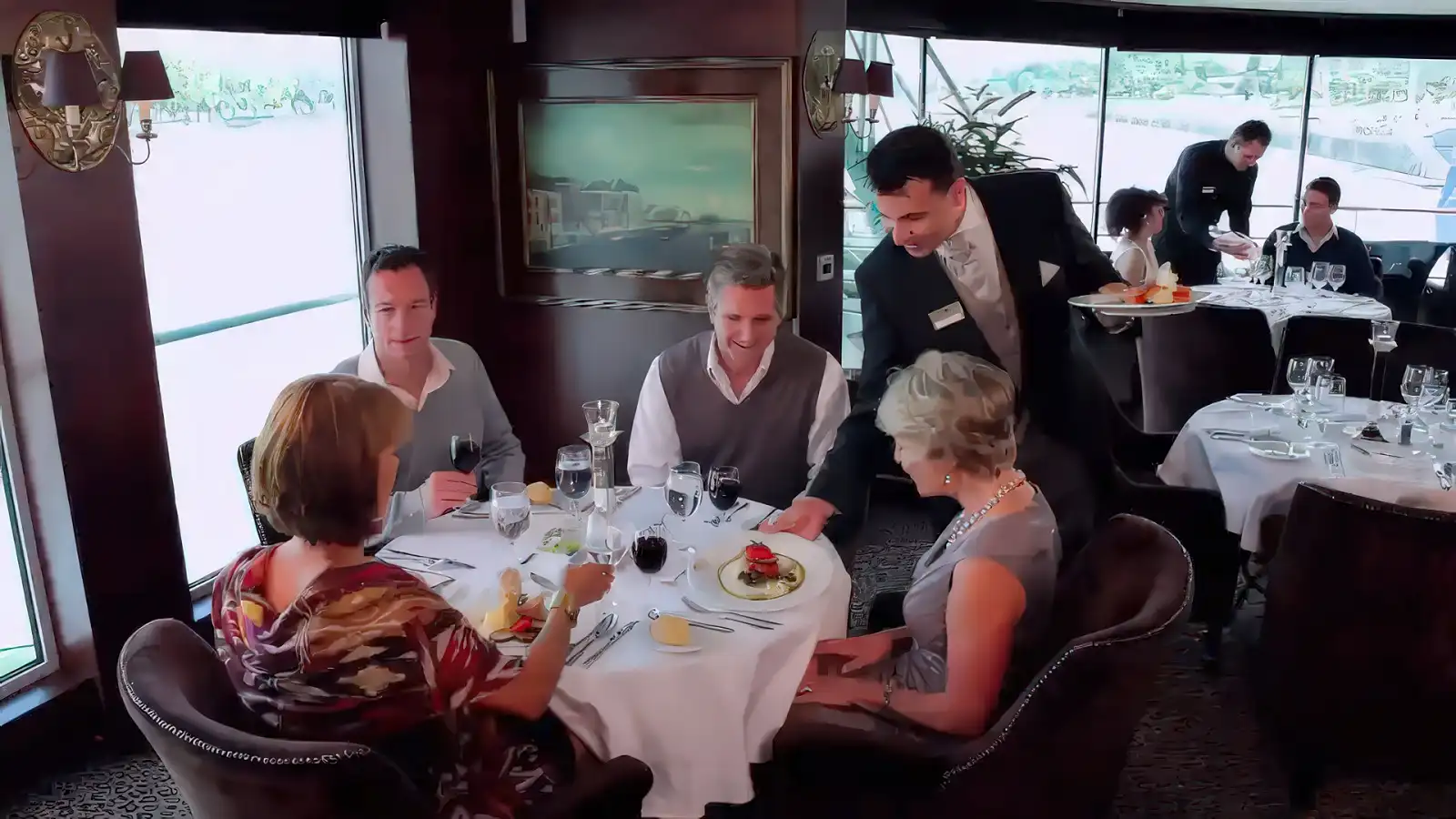 uniworld river dining